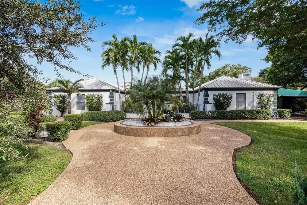 11155 SW 40th St Davie, FL 33328
