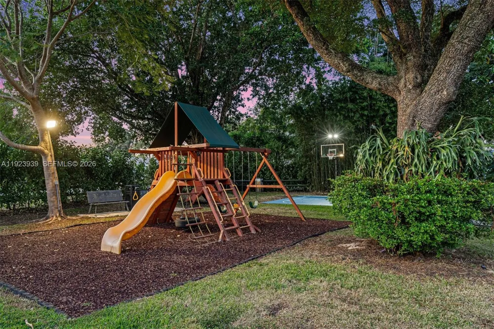 11155 SW 40th St Davie, FL 33328