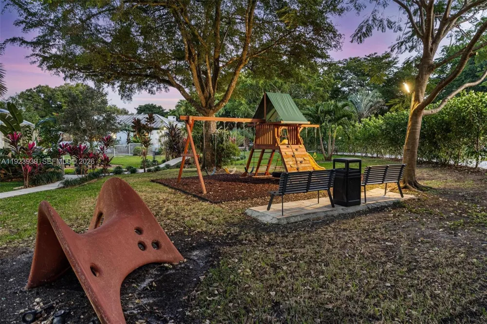 11155 SW 40th St Davie, FL 33328