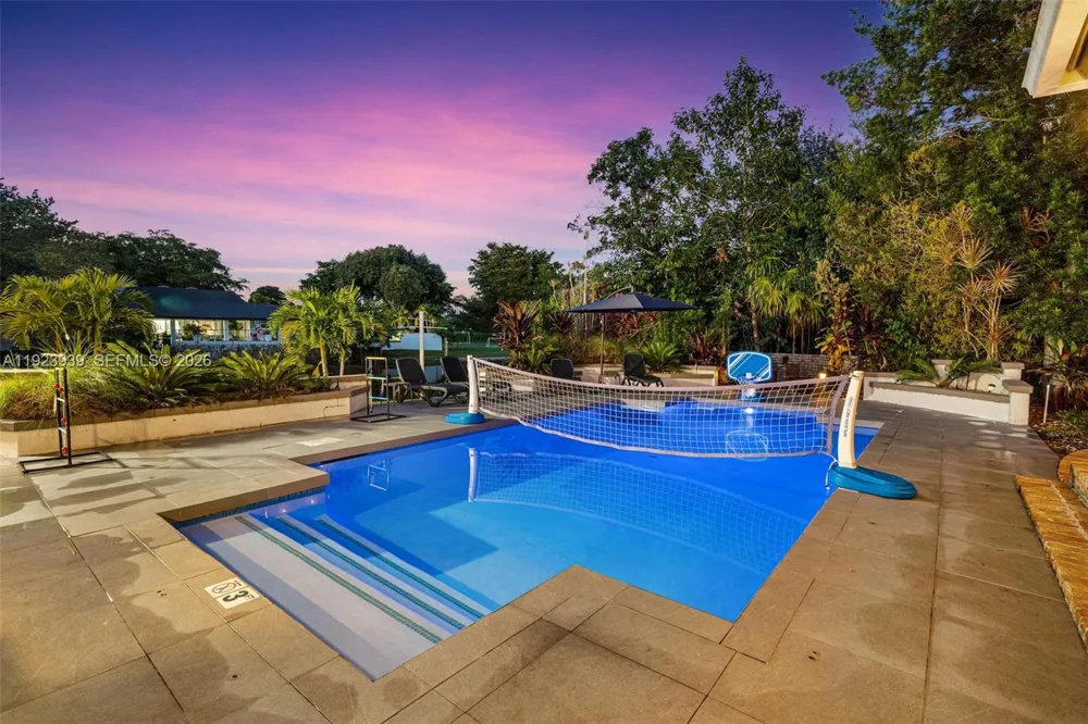 11155 SW 40th St Davie, FL 33328