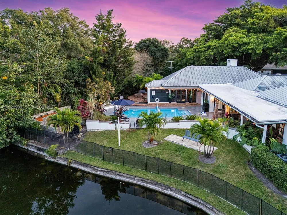 11155 SW 40th St Davie, FL 33328