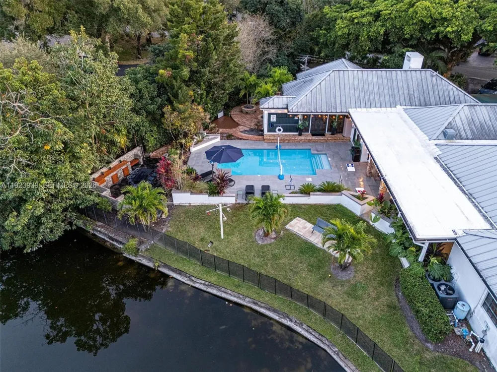 11155 SW 40th St Davie, FL 33328