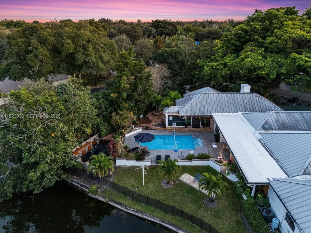 11155 SW 40th St Davie, FL 33328