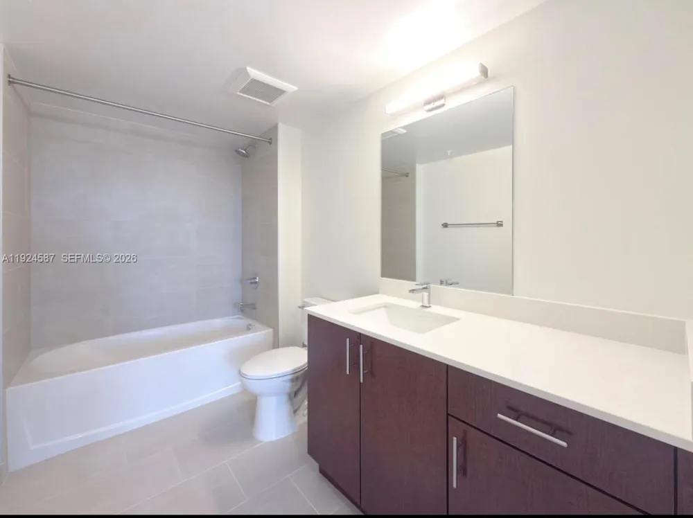 11239 NW 4th Ter #205 Sweetwater, FL 33172