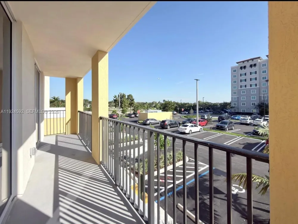 11239 NW 4th Ter #610 Sweetwater, FL 33172