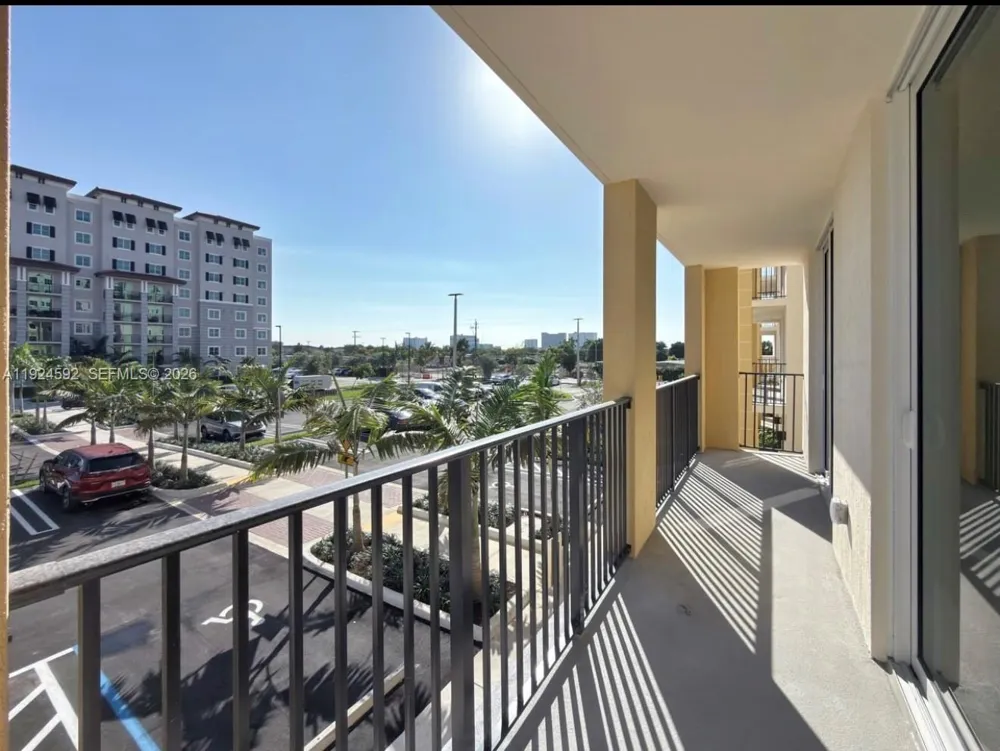 11239 NW 4th Ter #610 Sweetwater, FL 33172