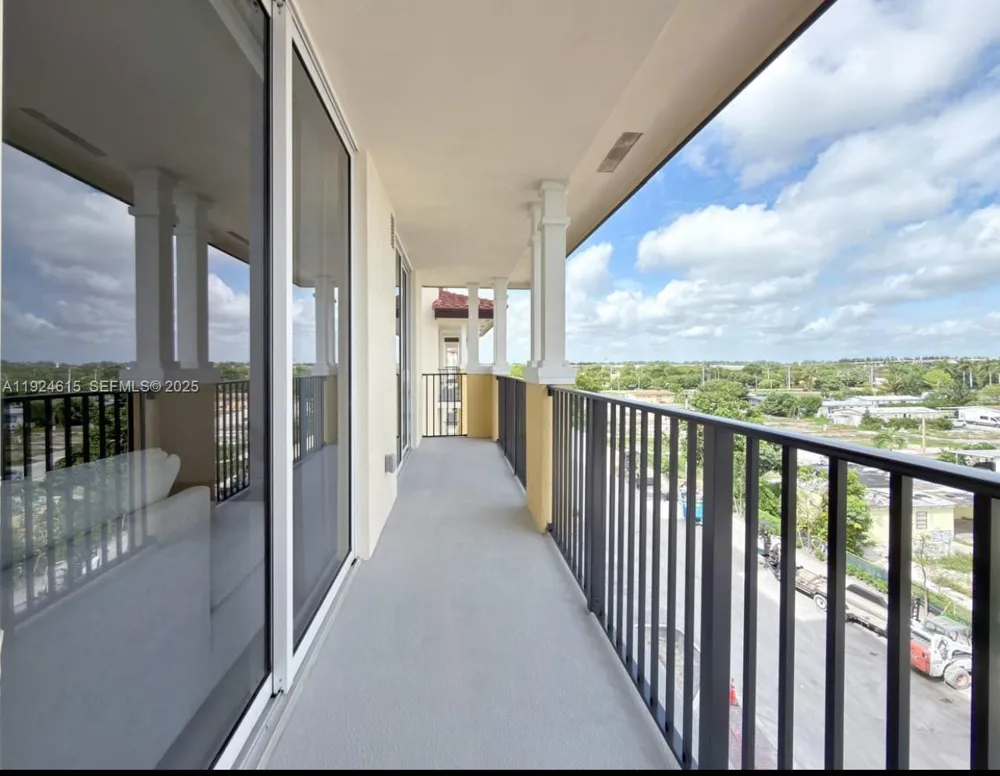 11239 NW 4th Ter #305 Sweetwater, FL 33172