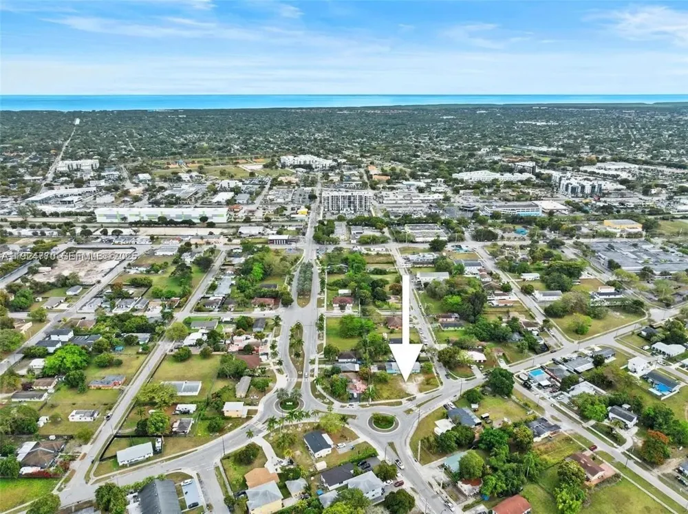 17611 SW 102 Ave Perrine, FL 33157