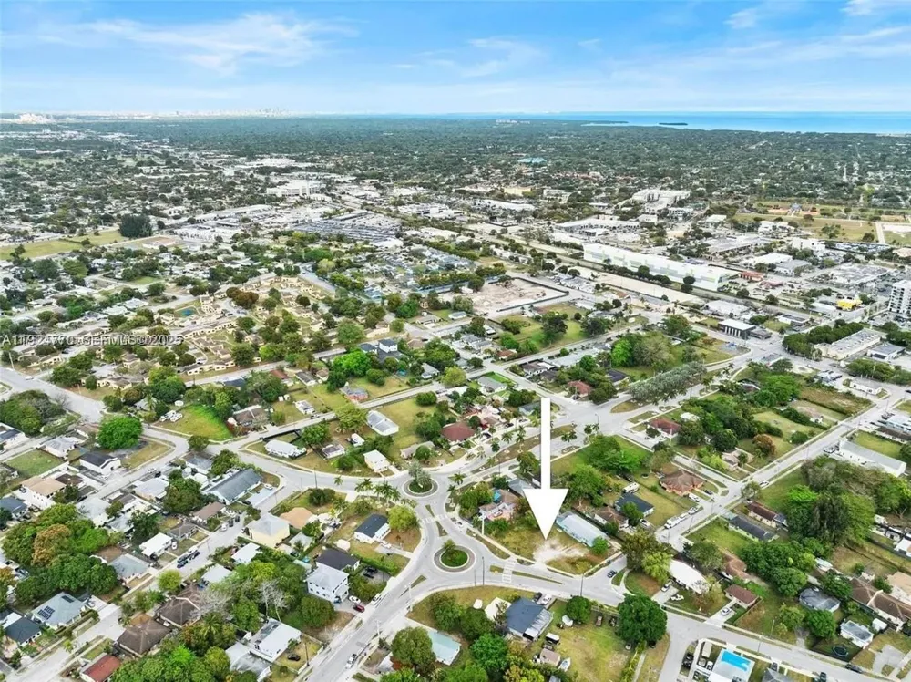 17611 SW 102 Ave Perrine, FL 33157