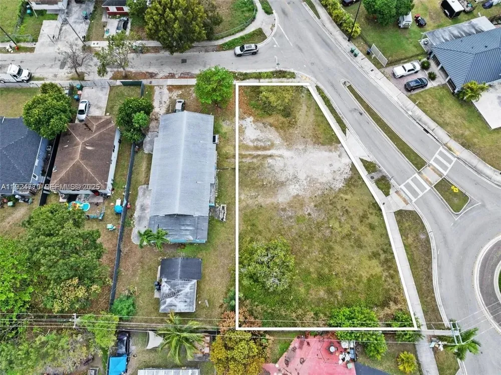 17611 SW 102 Ave Perrine, FL 33157