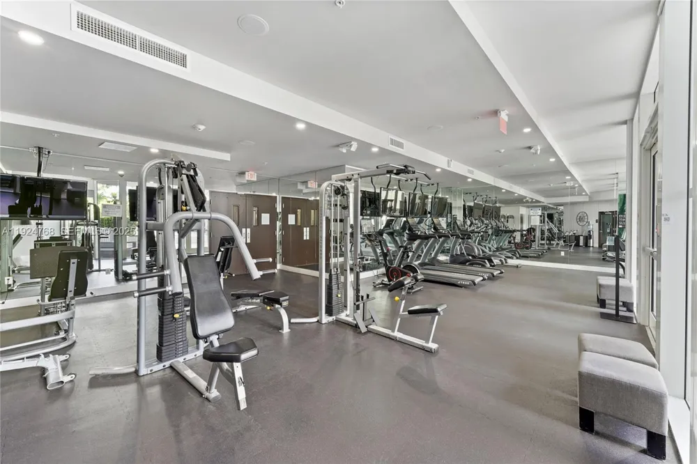 2100 Park Ave #201 Miami Beach, FL 33139