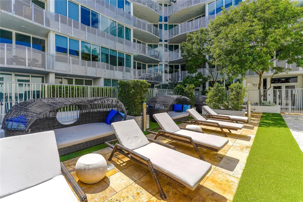 2100 Park Ave #201 Miami Beach, FL 33139