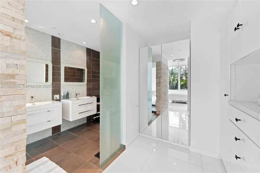 2100 Park Ave #201 Miami Beach, FL 33139