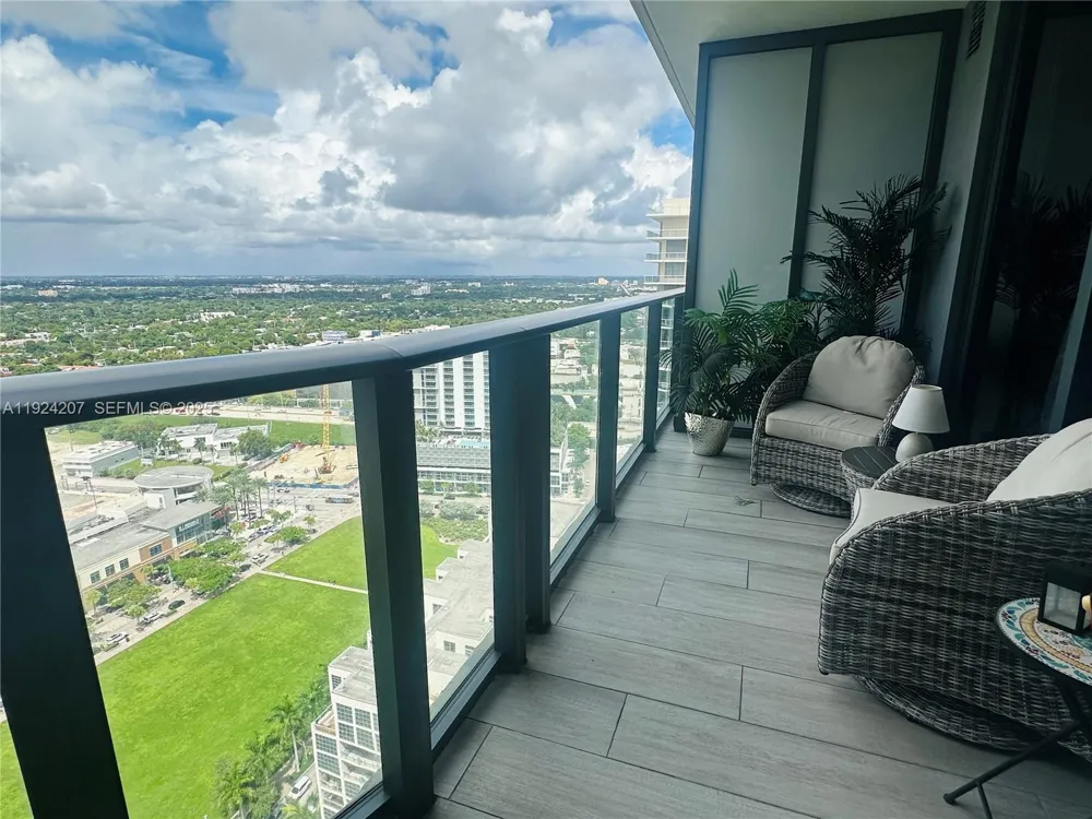 121 NE 34th St #3014 Miami, FL 33137