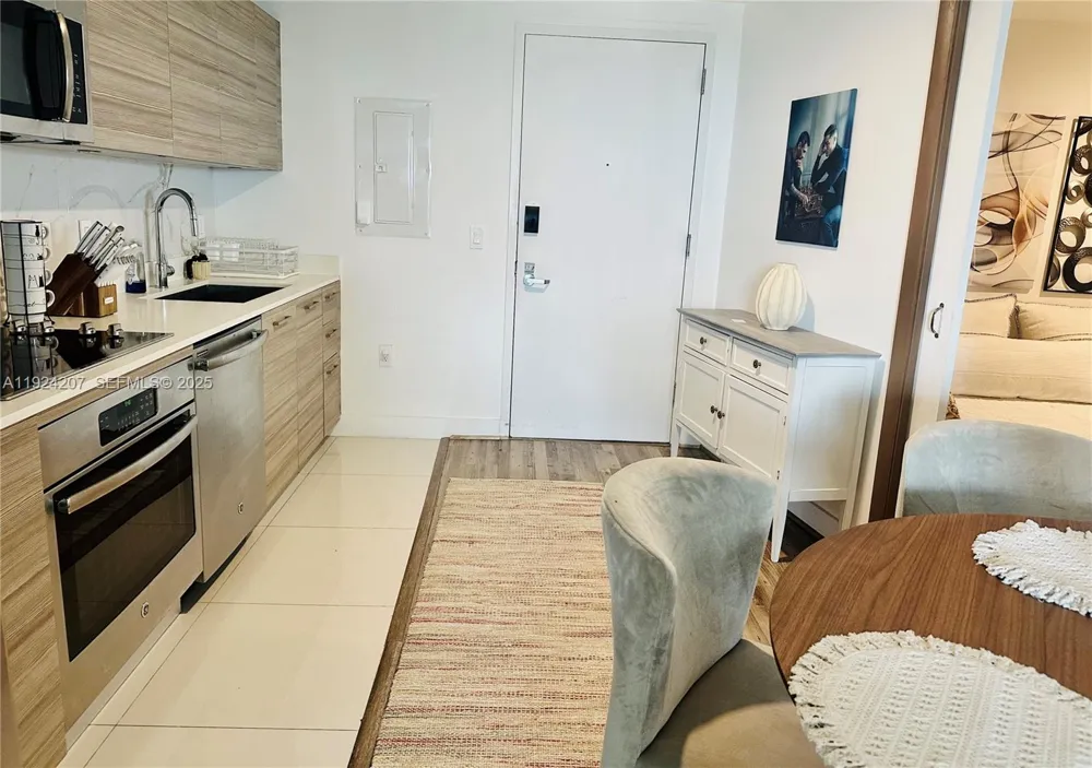 121 NE 34th St #3014 Miami, FL 33137