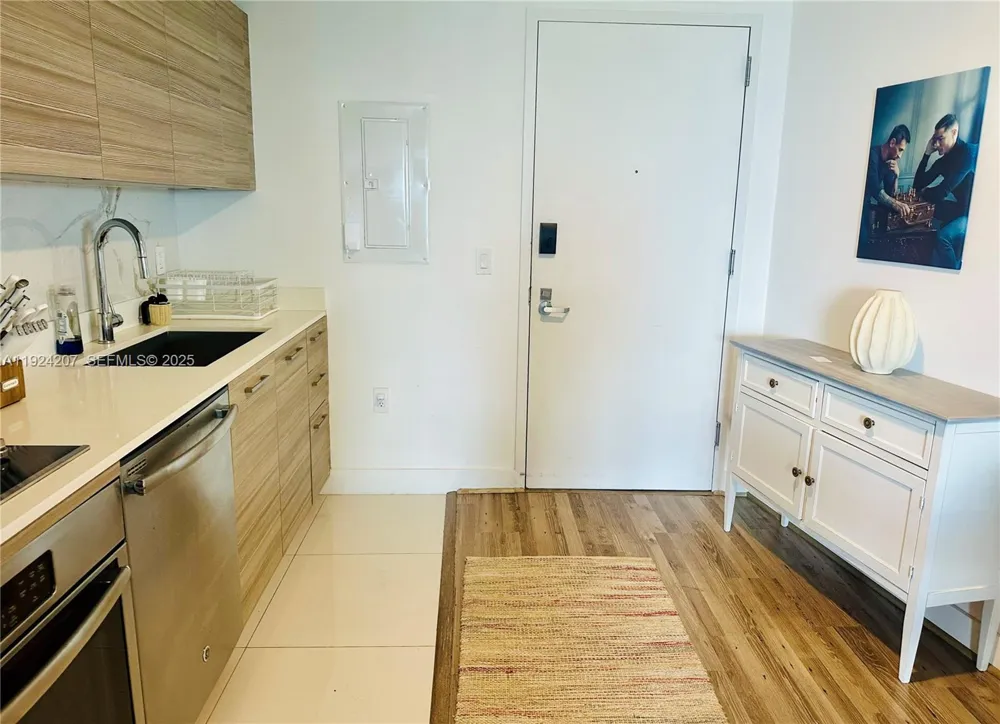 121 NE 34th St #3014 Miami, FL 33137