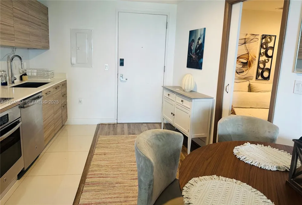 121 NE 34th St #3014 Miami, FL 33137