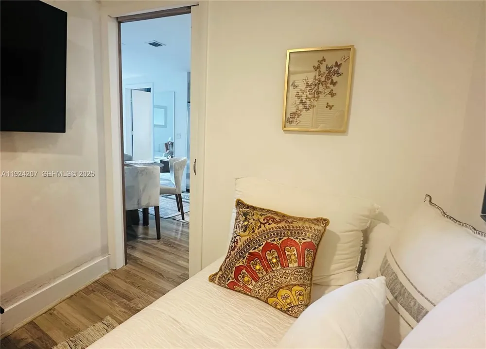 121 NE 34th St #3014 Miami, FL 33137