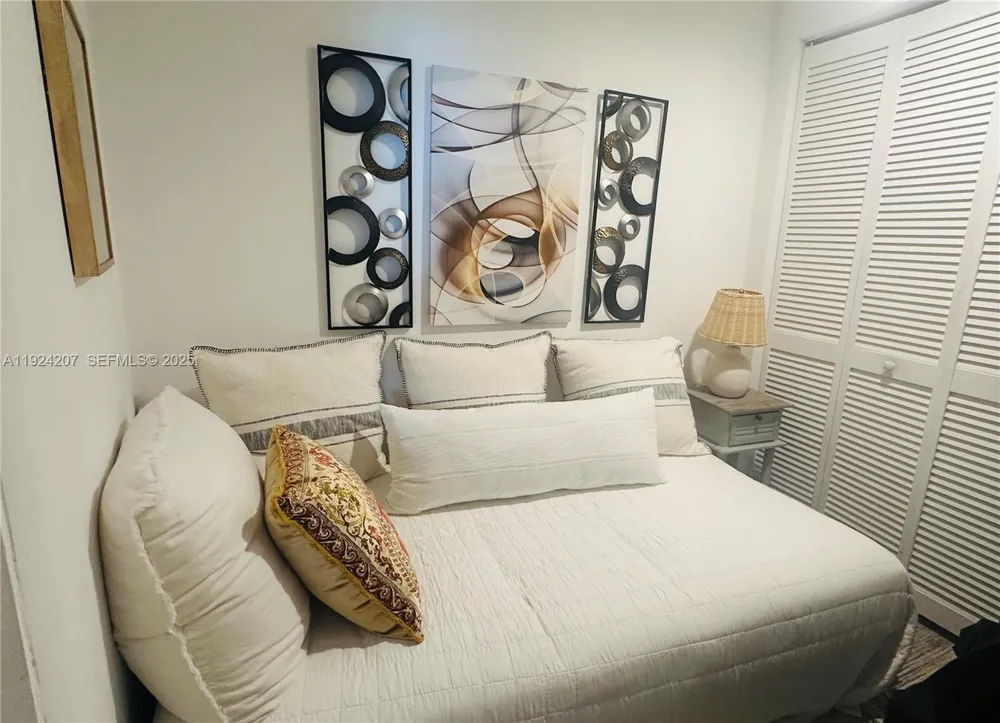 121 NE 34th St #3014 Miami, FL 33137