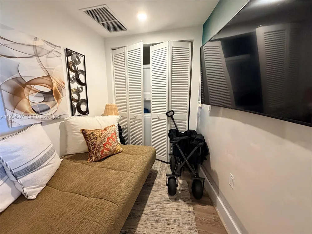 121 NE 34th St #3014 Miami, FL 33137