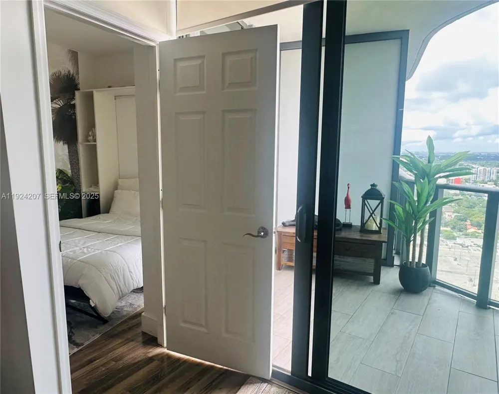 121 NE 34th St #3014 Miami, FL 33137