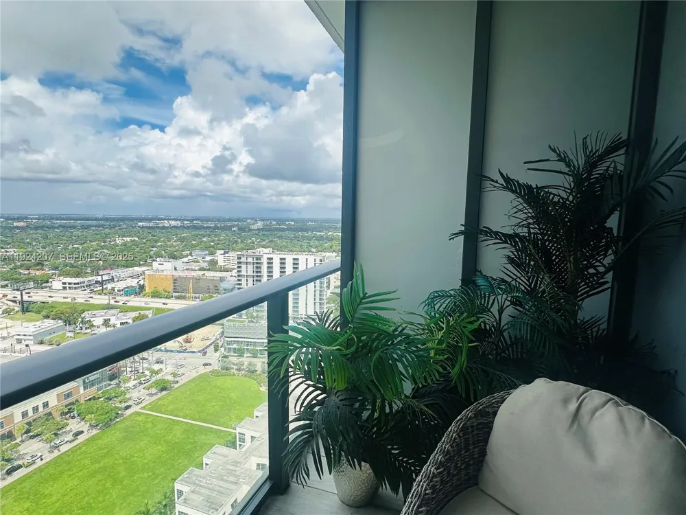 121 NE 34th St #3014 Miami, FL 33137