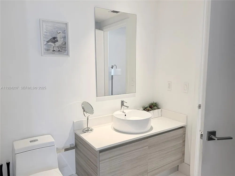 121 NE 34th St #3014 Miami, FL 33137