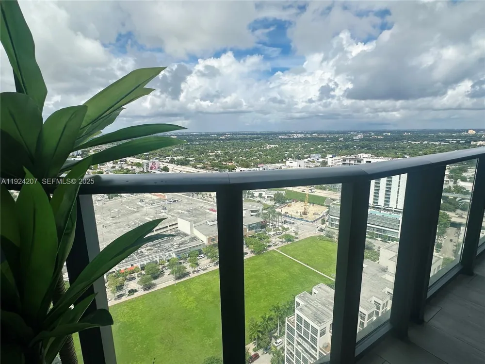 121 NE 34th St #3014 Miami, FL 33137
