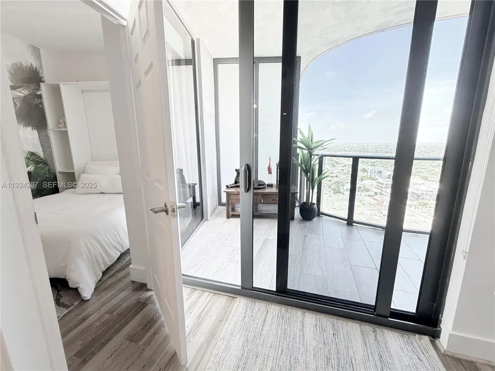 121 NE 34th St #3014 Miami, FL 33137
