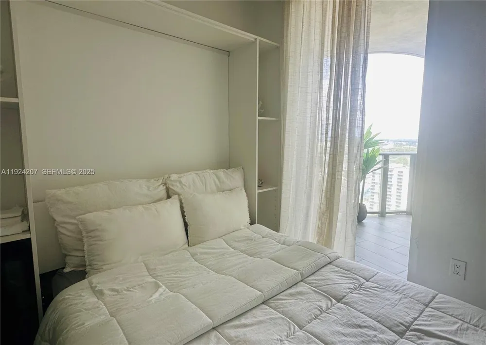 121 NE 34th St #3014 Miami, FL 33137