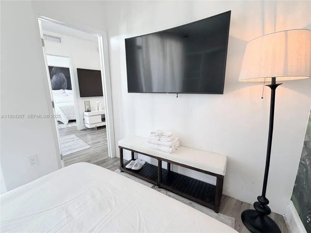 121 NE 34th St #3014 Miami, FL 33137