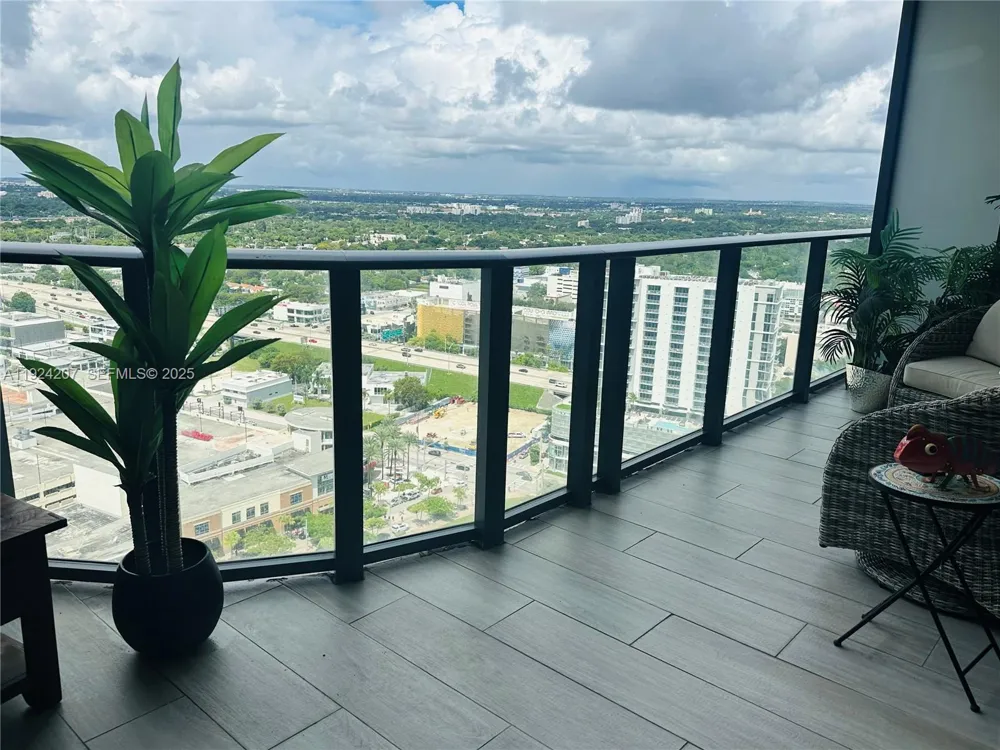 121 NE 34th St #3014 Miami, FL 33137