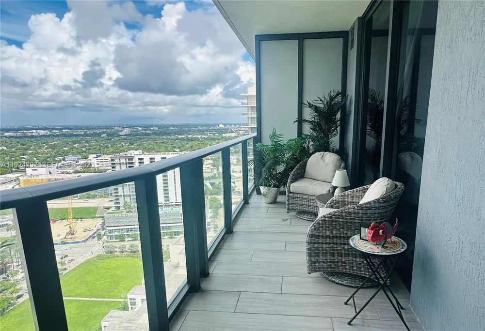 121 NE 34th St #3014 Miami, FL 33137