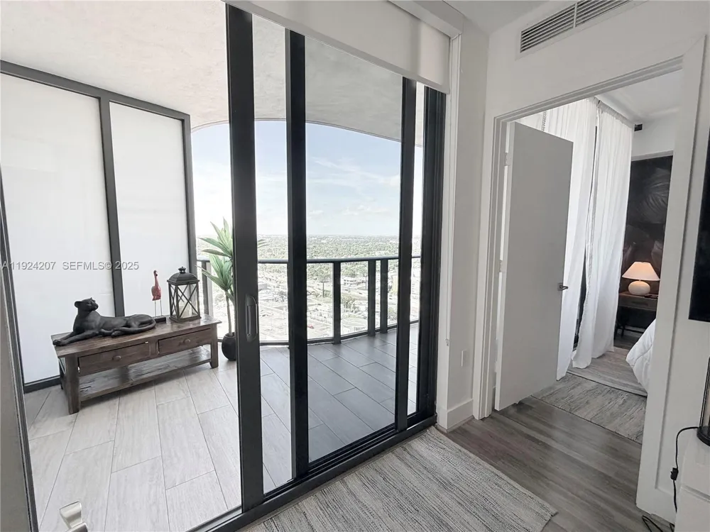 121 NE 34th St #3014 Miami, FL 33137