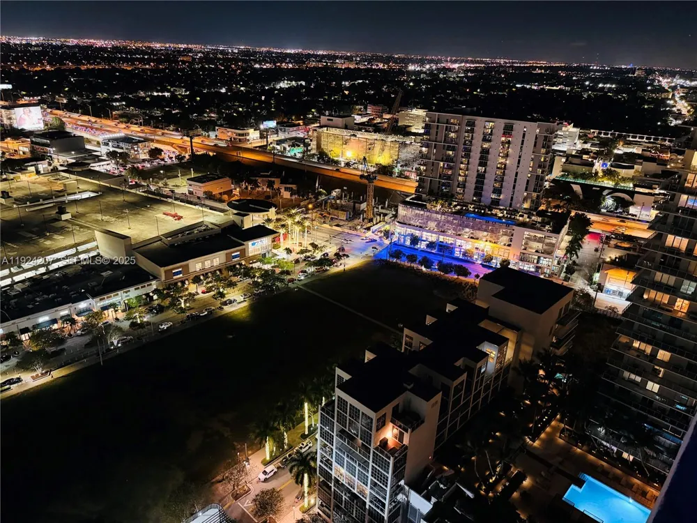 121 NE 34th St #3014 Miami, FL 33137