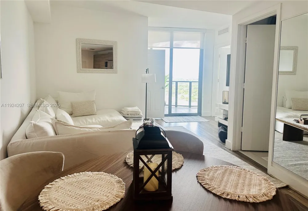 121 NE 34th St #3014 Miami, FL 33137