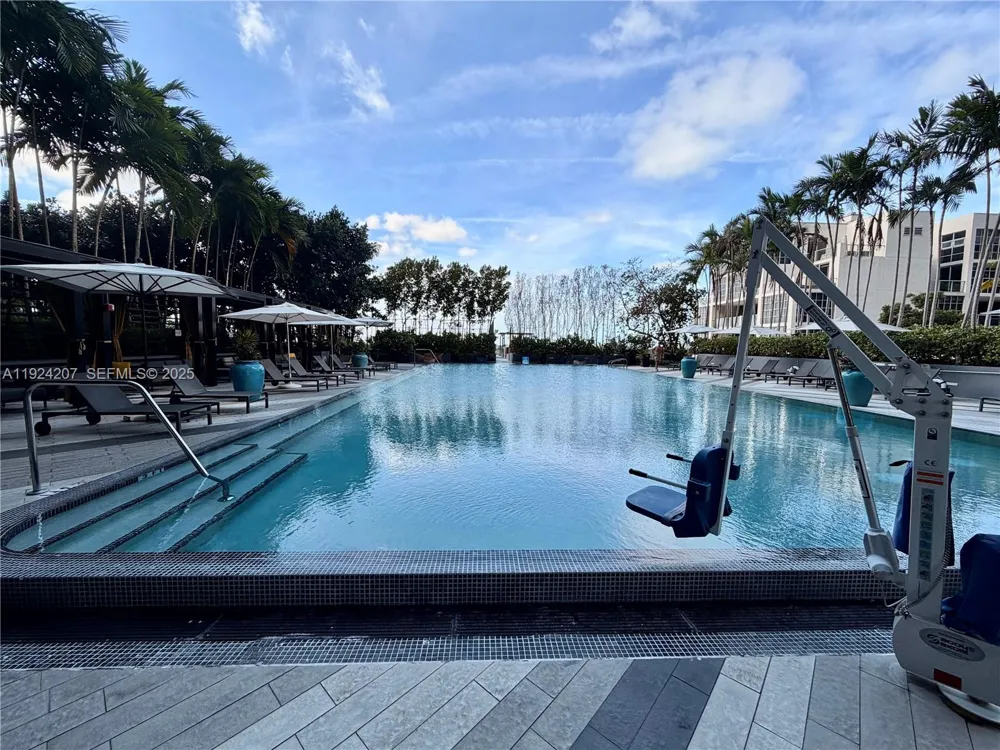 121 NE 34th St #3014 Miami, FL 33137