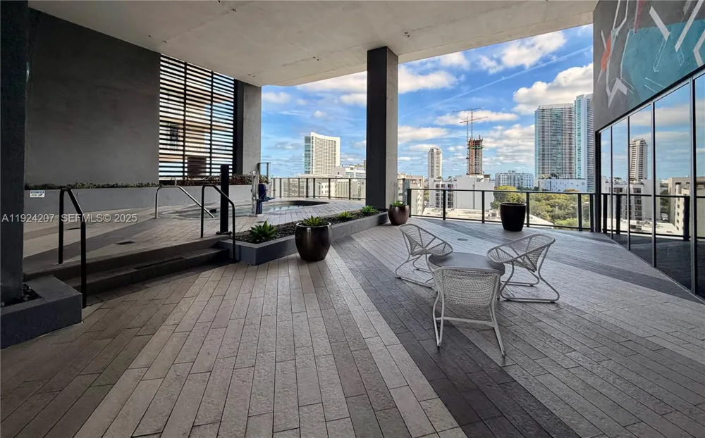 121 NE 34th St #3014 Miami, FL 33137