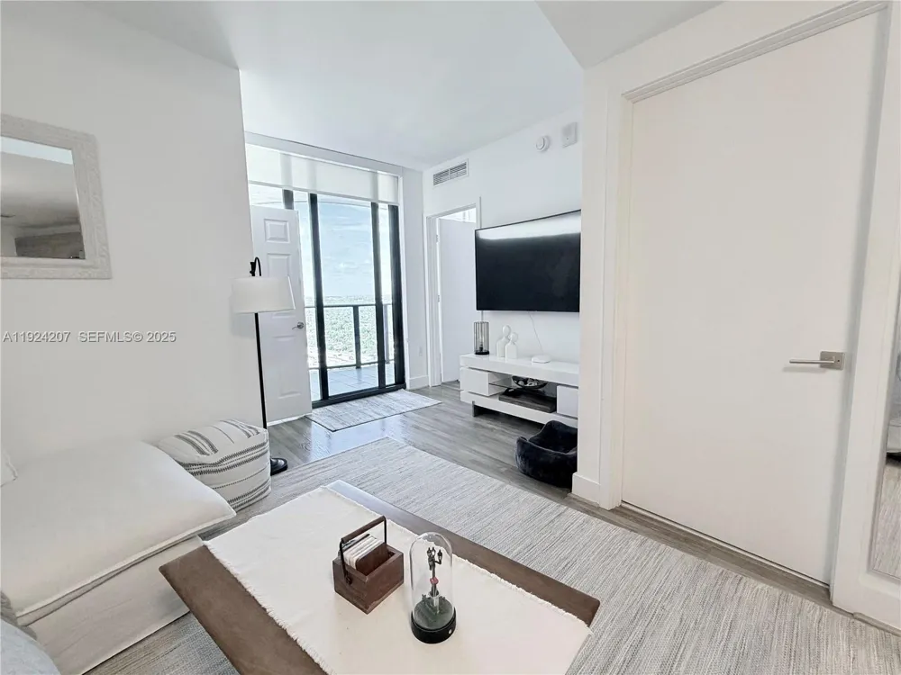 121 NE 34th St #3014 Miami, FL 33137