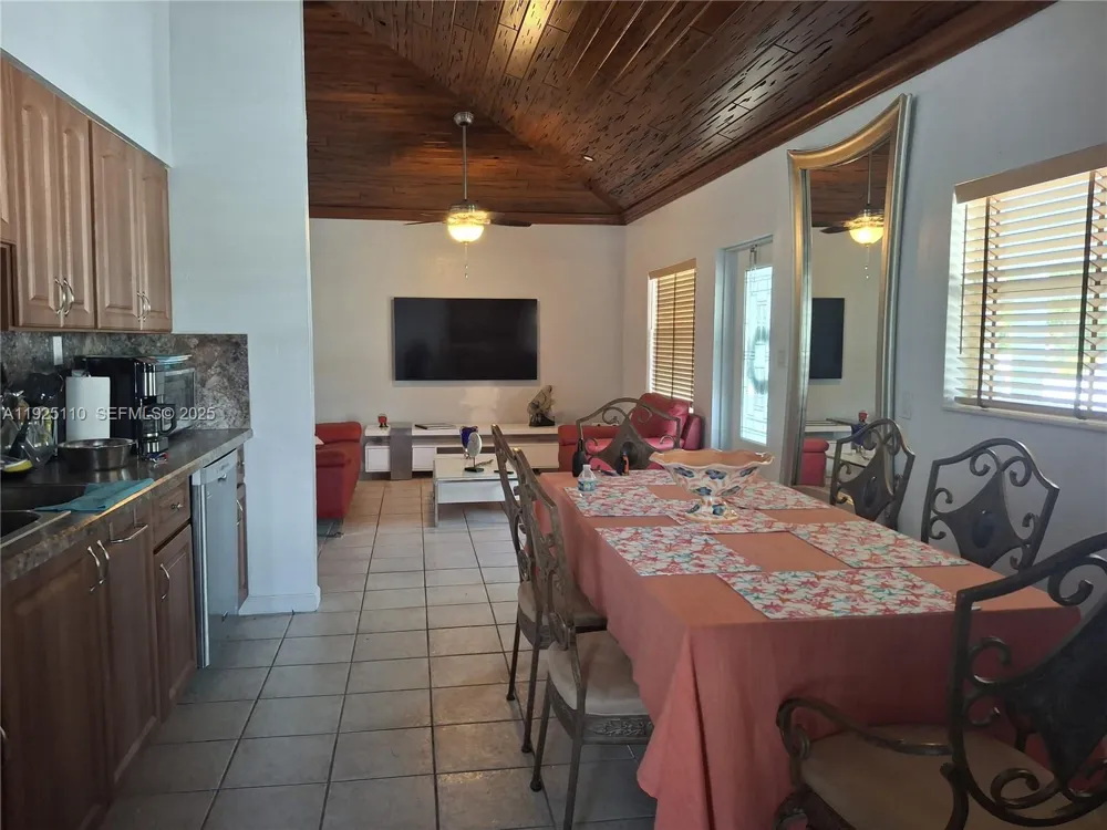 29 Bonefish Ave Key Largo, FL 33037