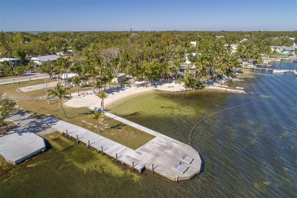 29 Bonefish Ave Key Largo, FL 33037