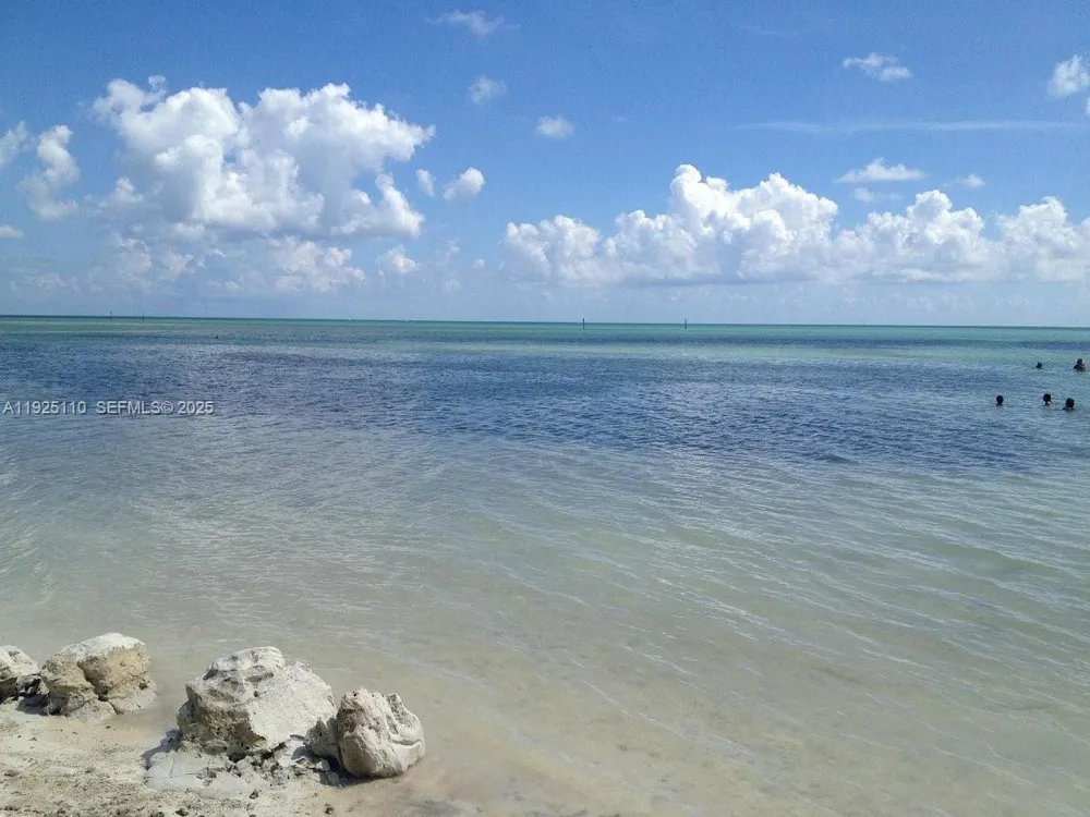29 Bonefish Ave Key Largo, FL 33037