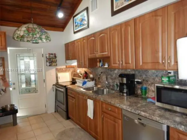 29 Bonefish Ave Key Largo, FL 33037