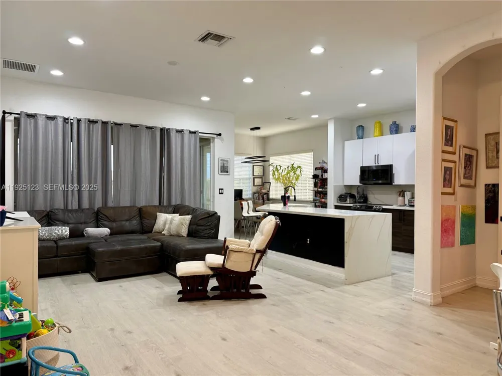 8232 NW 128th Ln #39-F Parkland, FL 33076