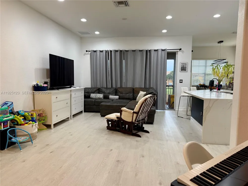 8232 NW 128th Ln #39-F Parkland, FL 33076