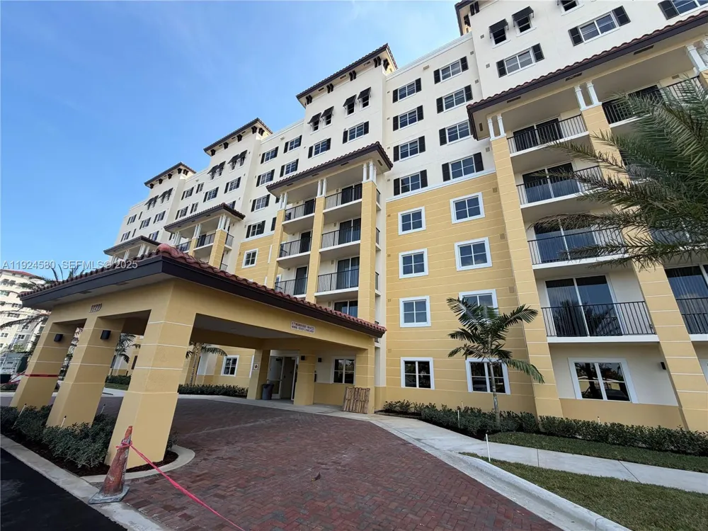 11239 NW 4th Ter #A1.20 Sweetwater, FL 33172