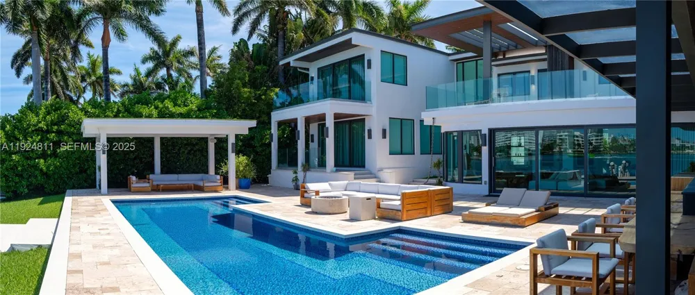 327 E Rivo Alto Dr Miami Beach, FL 33139
