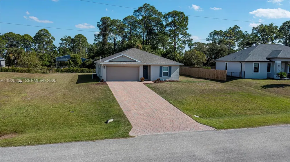 6058 S Moss Circle La Belle, FL 33935