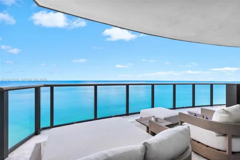 18555 Collins Ave #5501