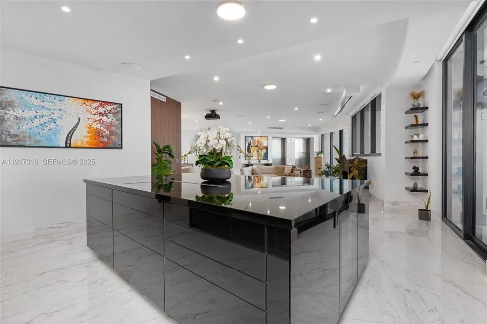 18555 Collins Ave #5501 Sunny Isles Beach, FL 33160